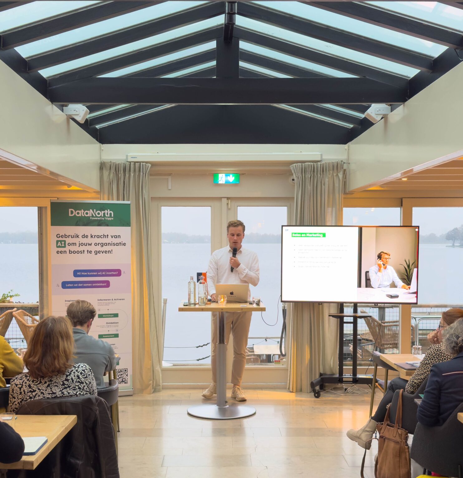 Nick presenting at VNO